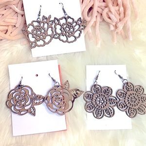 🆕Bohemian Style Lightweight Laser-Precise Wooden Flower Cutouts Dangle Earrings